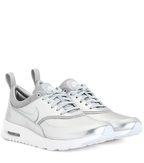 zilveren sneakers nike|best silver shoes for sneaker.